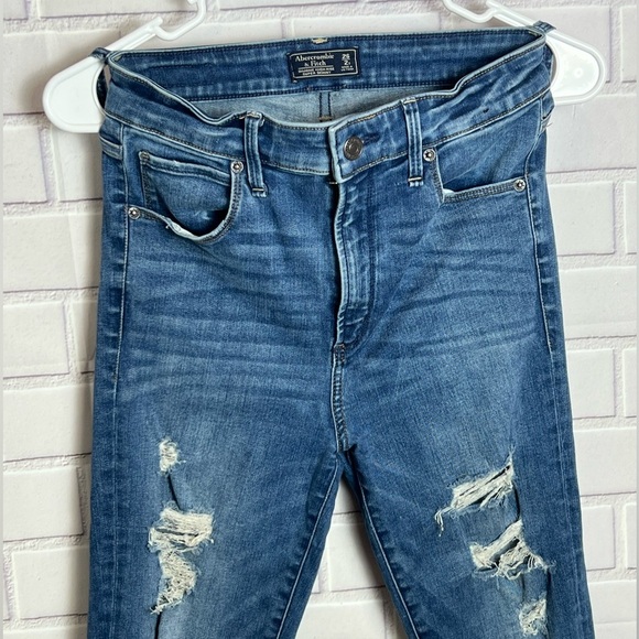 ABERCROMBIE & FITCH  Blue Distressed women’s high rise super skinny Jeans/sz 26 - Picture 4 of 11